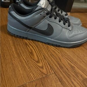 Nike Men's Gray and Black Sneakers